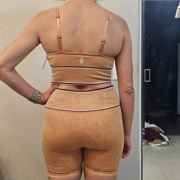 1/2 OFF Free People Movement Orange Sports Bra & Running Shorts Set Medium/Large - Picture 5 of 8